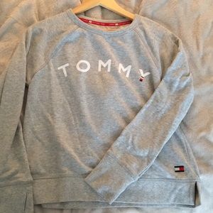 tommy hilfiger crewneck